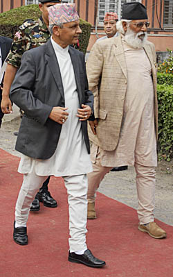 कार्यकारीको छायाँमा न्यायालय (विस्तृत रिपोर्ट)