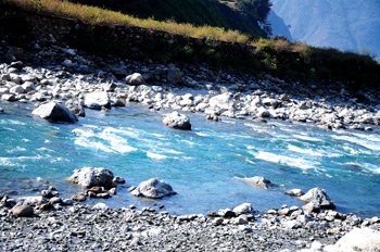 पश्चिम सेतीको पर्खाइमा स्थानीय