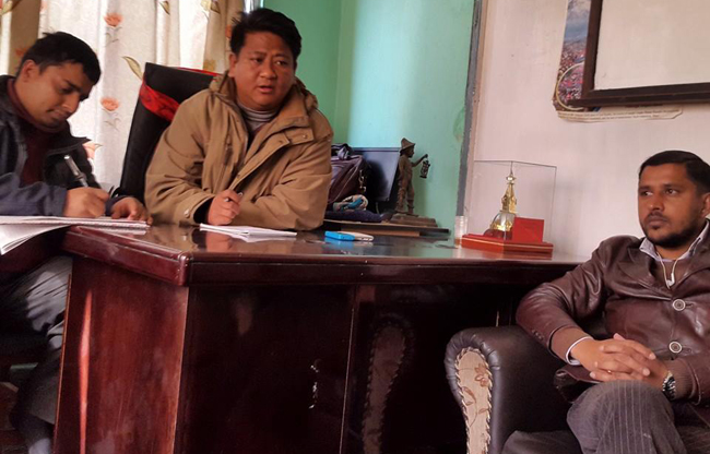 तेलको मूल्य घटाउन विद्यार्थीको माग