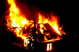 मानसिक सन्तुलन गुमाएकाले आगो लगाउँदा पाँच घर जलेर नष्ट