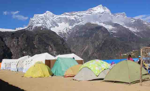 महाभूकम्पपछिकाे नाम्चे बजार(तस्वीरहरु)
