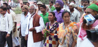 भारतीय बाटो हुँदै नेपालगञ्ज पुगे महतो