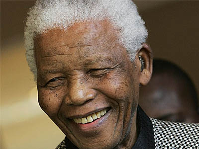 नेल्सन मण्डेला फेरि अस्पताल भर्ना