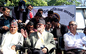 कांग्रेसका तीन नेताका तीन कुरा