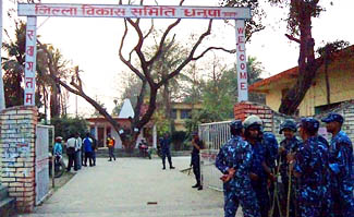 स्थानीय विकास अधिकारीमाथि हातपात