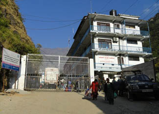 तातोपानी नाकामा तिब्बतीमाथि थप कडाइ