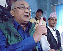 एमालेमा अझै कुहिएका आलु छन: ओली