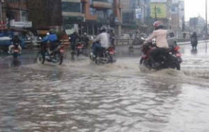 अविरल वर्षाका कारण जनजीवन प्रभावित