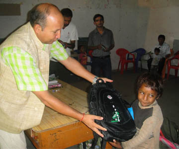 बाढीपीडित विद्यार्थीलाई अमेरिकाबाट सहयोग