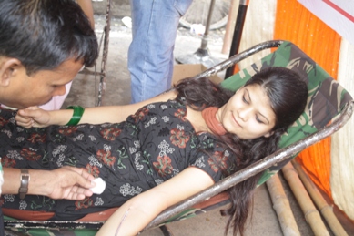 तीन देशका नागरिकद्वारा रक्तदान