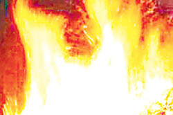 महिलाद्वारा आत्मदाह