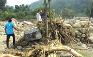 बाढीले बगाएर पाँच बेपत्ता