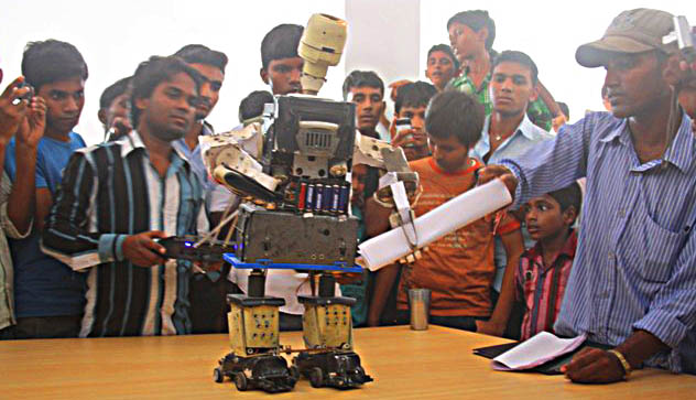 रोबोट बनाए कृष्णकुमार मण्डलले