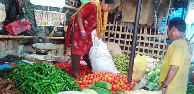 धरानमा तरकारीको मूल्य छोइनसक्नु