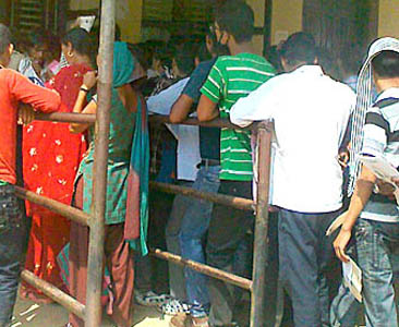 ‘निर्वाचनका बेला विदेशिनेको लर्को’