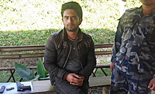 पेस्तोलसहित एक जना पक्राउ