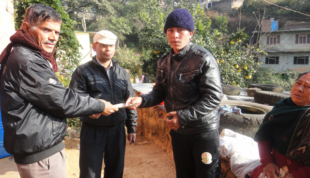 अपाङ्ग श्रमिकलाई श्रमिककै सहयोग