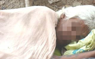 वृद्धाश्रमबाटै बृद्धा निकालिए