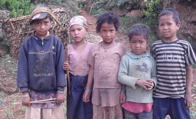 रुकुममा ८ हजार बालबालिका विद्यालय बाहिर