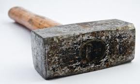 हथाैडा प्रहार गरी साथीको हत्या