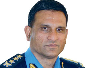 आयोगले रमेश खरेलको सरुवा रोक्यो