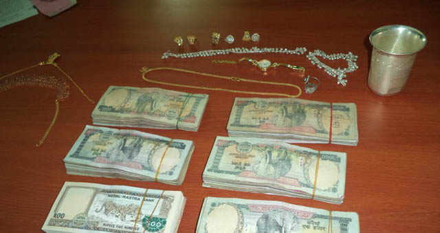 भारतबाट चोरी भएको सुनका गहनासहित एक पक्राउ
