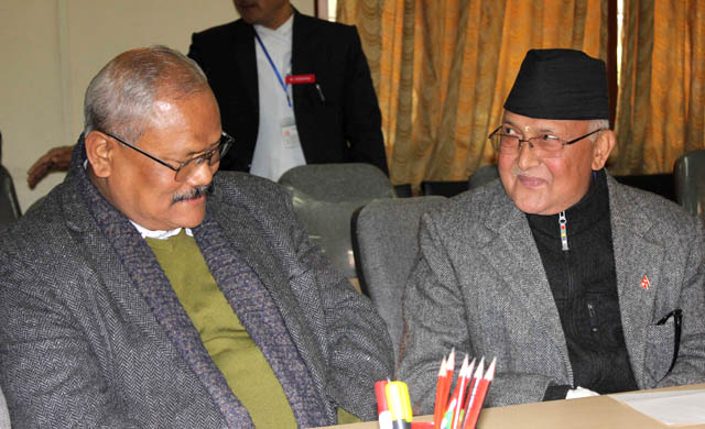 ओलीसँगै बस्छन् गच्छेदार