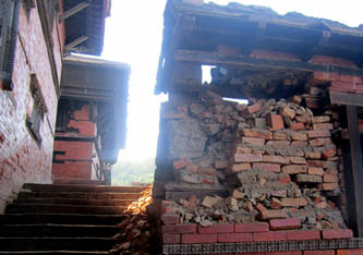 मनास्लु पदमार्गका सबै होटल ध्वस्त